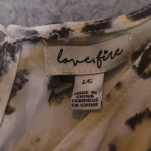 Love Fire Womens Skirted Romper White Yellow Animal Print Cheetah V Neck L New - Picture 8 of 10